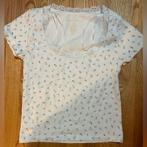 Women’s Floral Scoop Neck Top size S/M